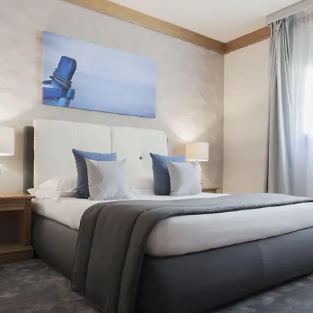 Mazzaro Sea Palace - The Leading Of The World