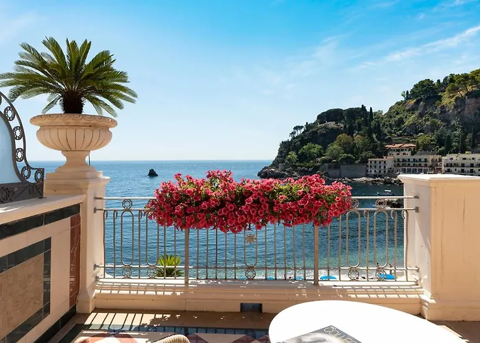 Mazzaro Sea Palace - The Leading Of The World טאורמינה