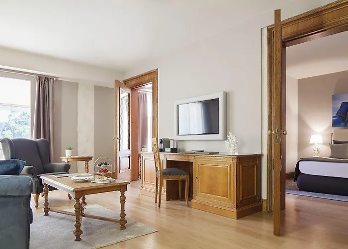 Mazzaro Sea Palace - The Leading Of The World