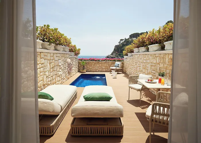 Mazzaro Sea Palace - The Leading Of The World